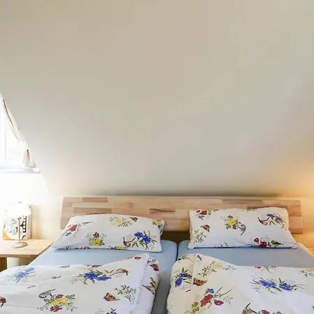 Nachtigall, Feriehus Glowe