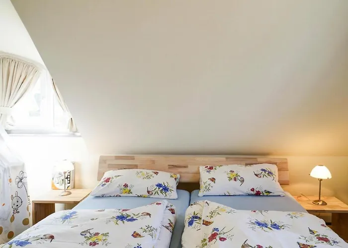 Nachtigall, Feriehus Glowe